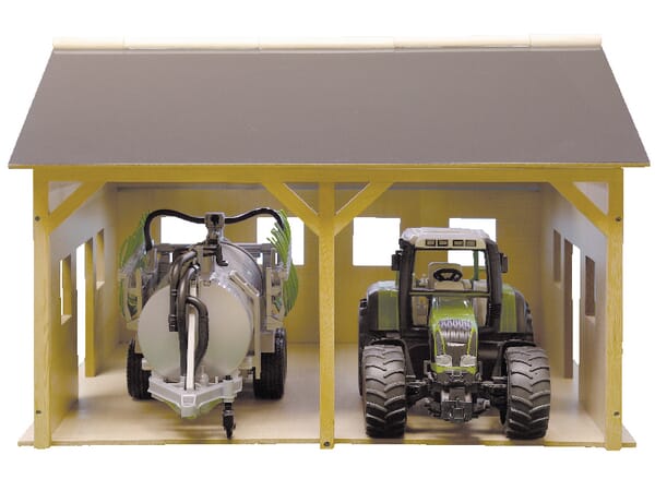 Hangar din lemn pentru 2 tractoare 610338